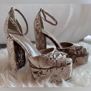 Sam Edelman Kori Platform Heels 7.5 – Prosecco Velvet